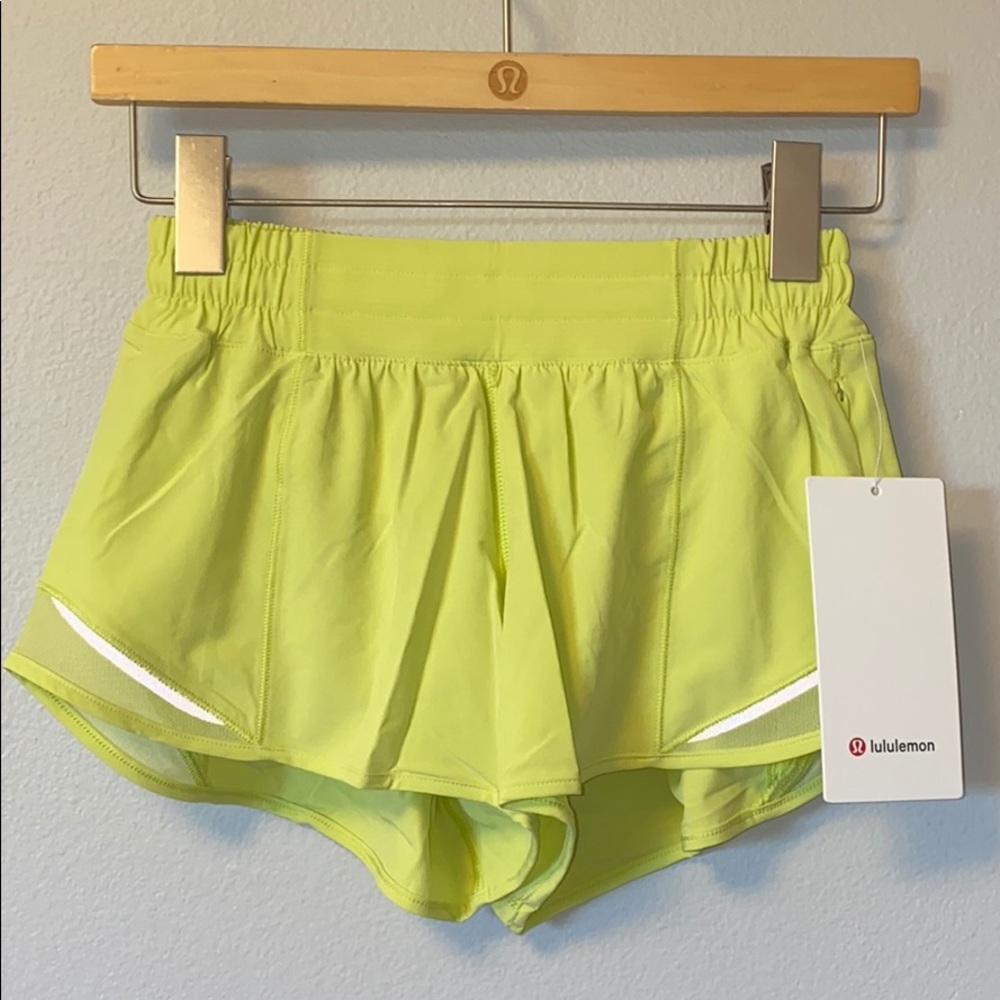 🍋 Lululemon Hotty Hot Shorts Lemon Vibe Size 4